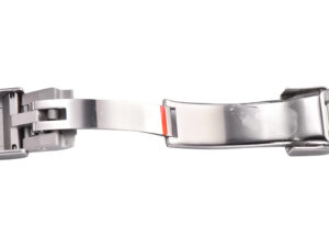Close-up view of the bracelet clasp mechanism of the Cosmograph Daytona Stainless Steel ‘Panda’ watch.